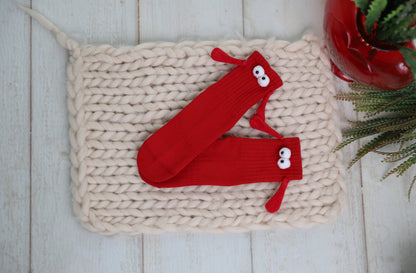 Red Magnetic Couple Socks with Holding Hands – 1 Pair, Soft Cotton, Romantic Valentine’S Gift, Unisex, Shoe Size 5-10