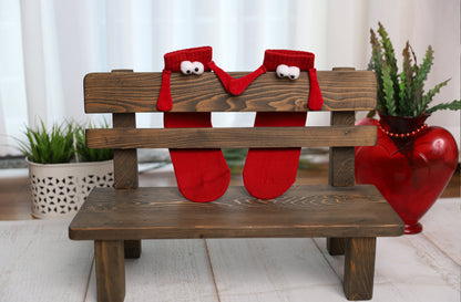 Red Magnetic Couple Socks with Holding Hands – 1 Pair, Soft Cotton, Romantic Valentine’S Gift, Unisex, Shoe Size 5-10